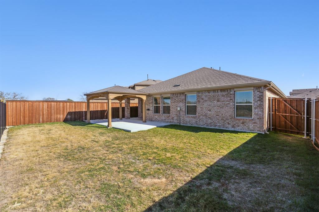 Chalk Hill, Ph 1 - Residential Lease