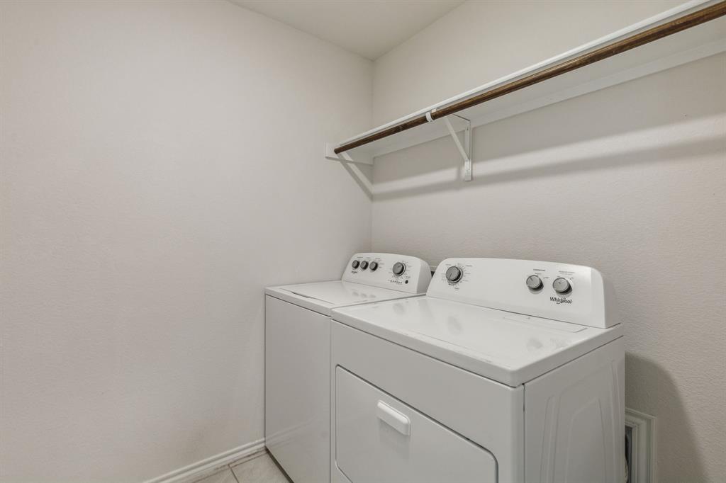 Chalk Hill, Ph 1 - Residential Lease