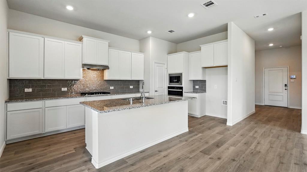 2112 Mantua Farm Lane