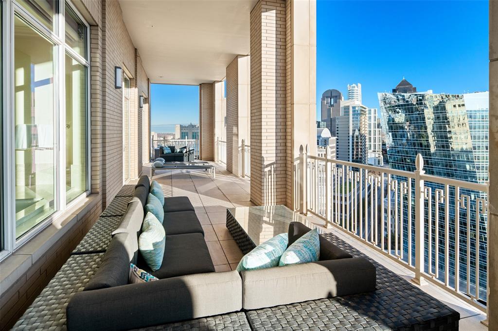 Tower & Regency Row Residence Condo - Residential