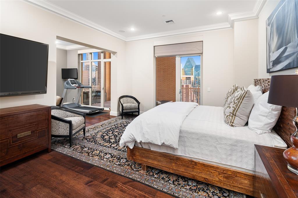 Tower & Regency Row Residence Condo - Residential