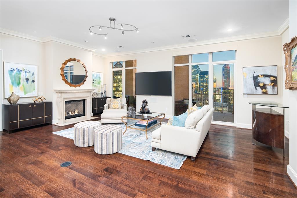 Tower & Regency Row Residence Condo - Residential