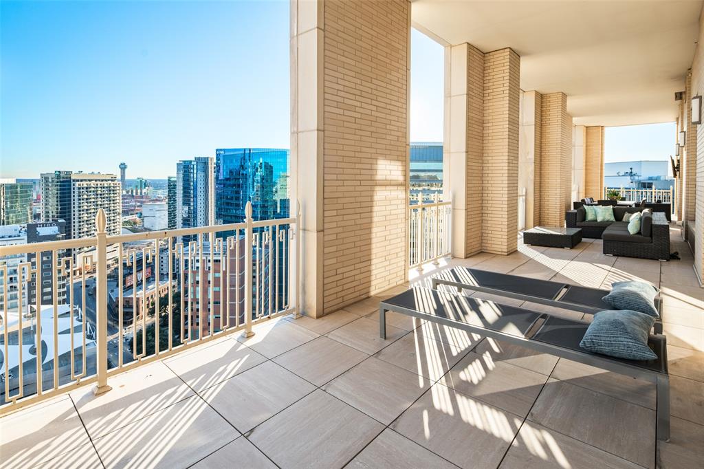 Tower & Regency Row Residence Condo - Residential