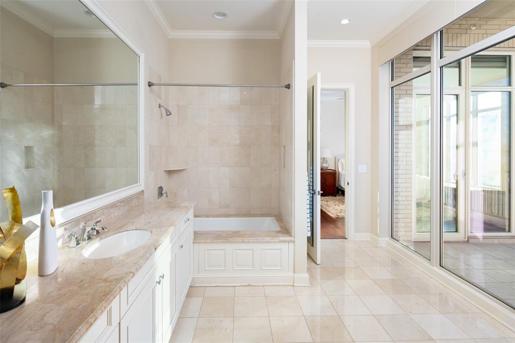 Tower & Regency Row Residence Condo - Residential