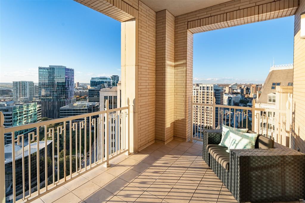 Tower & Regency Row Residence Condo - Residential