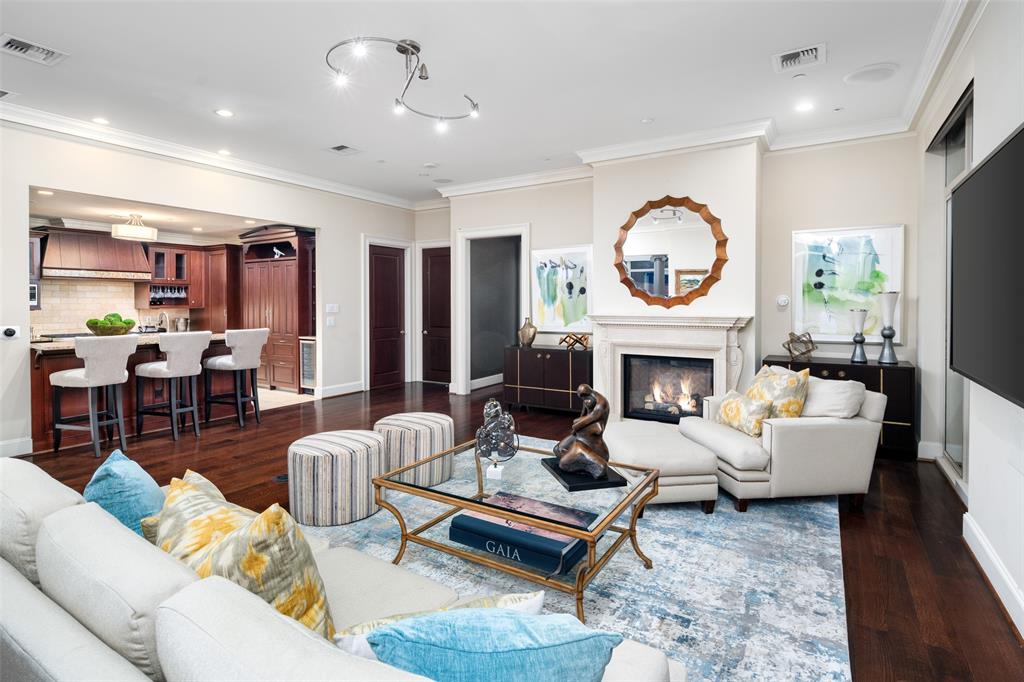 Tower & Regency Row Residence Condo - Residential