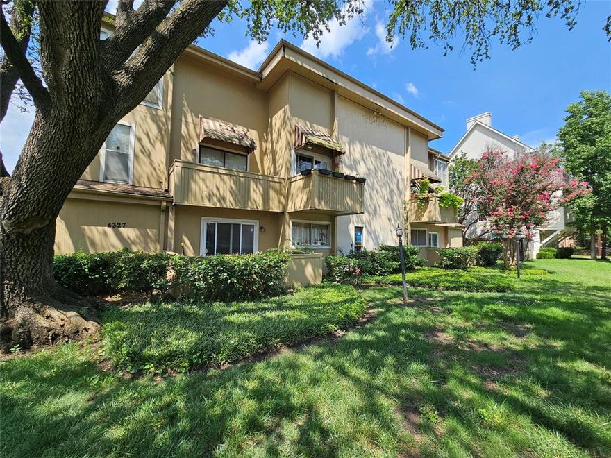 Welcome to your new place  in Dallas, TX! This ready-for-move-in, 1-bedroom, 1-bathroom condo is located on the first floor of a secure, gated apartment complex. The interior boasts modern fixtures, laminate flooring, and stone countertops, creating a sleek and contemporary living space. The kitchen is equipped with top-of-the-line stainless steel appliances, perfect for any culinary enthusiast. Although there is no washer or dryer connection in the unit, shared laundry facilities are conveniently located upstairs.

 This condo offers quick access to a variety of stores and restaurants on Lemmon Ave, making errands a breeze. Plus, with a short commute to DNT, you'll find Whole Foods, entertainment venues, and more dining options just minutes away. Please note, residents are responsible for electric and WiFi. Don't miss out on this prime Dallas location!