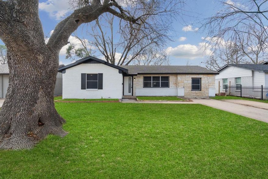 Looking for a cozy home that feels fresh, modern with an inviting design? Look no further! Check out this open and airy floor plan with abundant natural light, sleek counter tops, dedicated dining space overlooking the patio ideal for hosting! This home offers a great size yard with warmth and functionality. Great location only 20 minutes to downtown Dallas and 30 minutes from Dallas Love Field Airport.