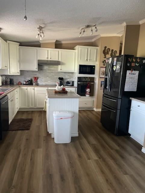 Paradise Shores - Residential