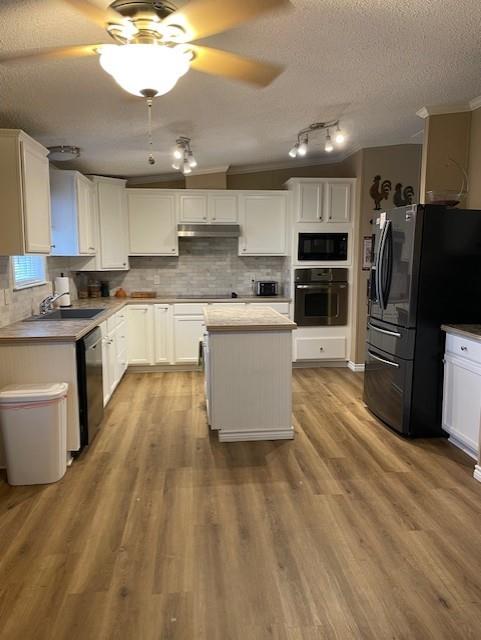 Paradise Shores - Residential