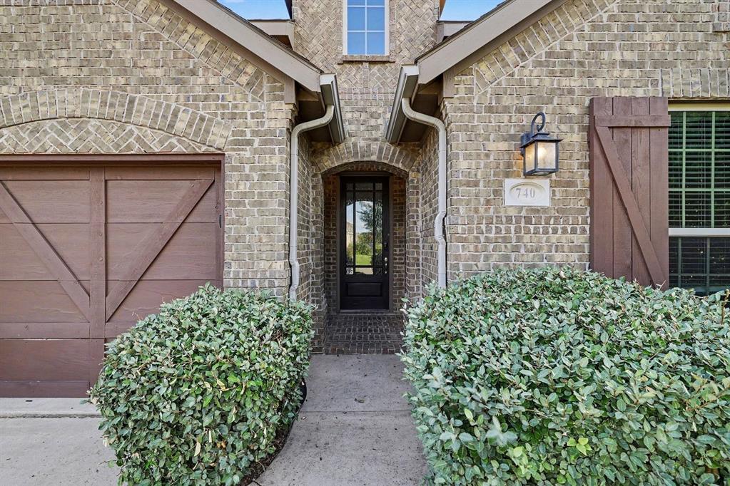 740 Field Crossing
