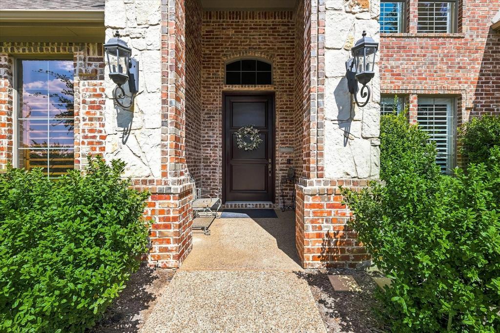2990 Lakeside Drive