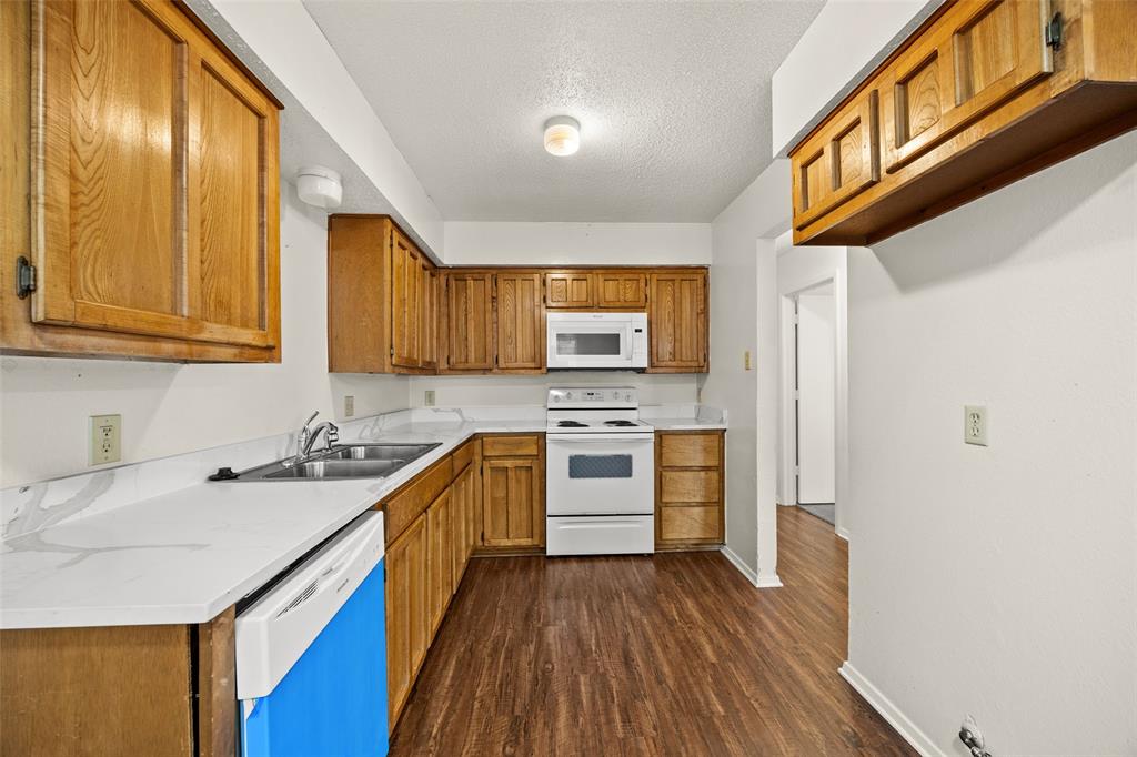 1001 Meadow Circle N 2