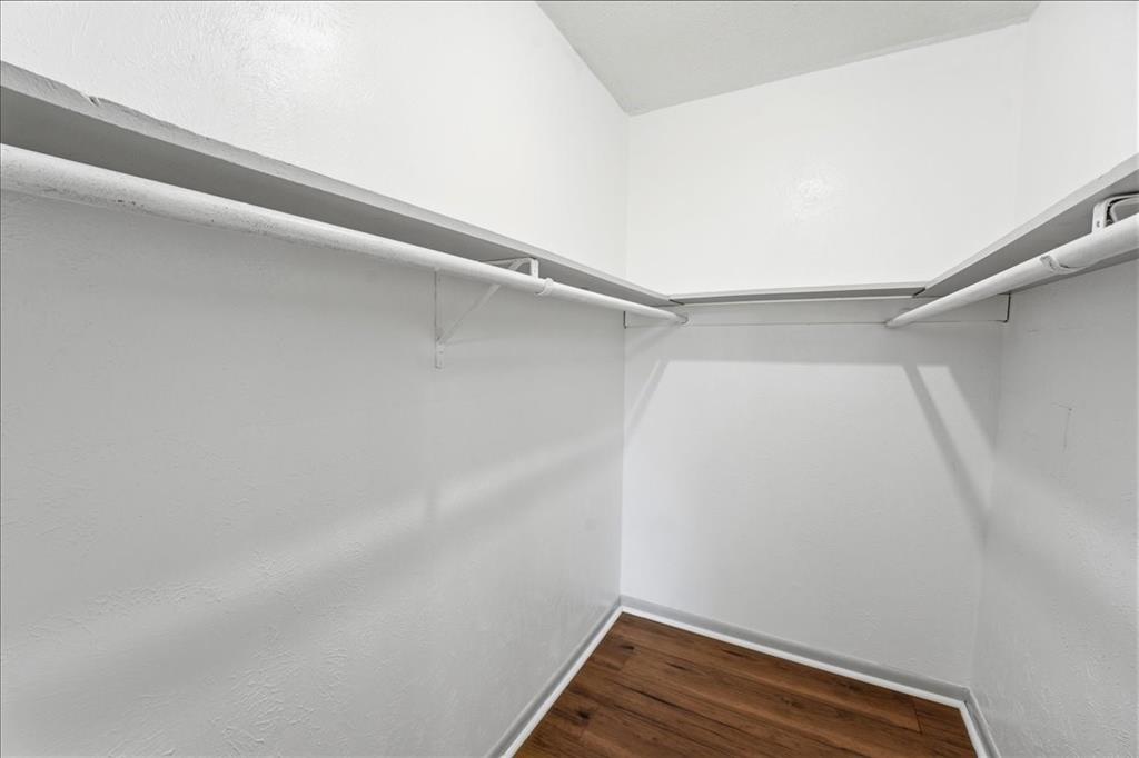 Lake Brenda - Residential