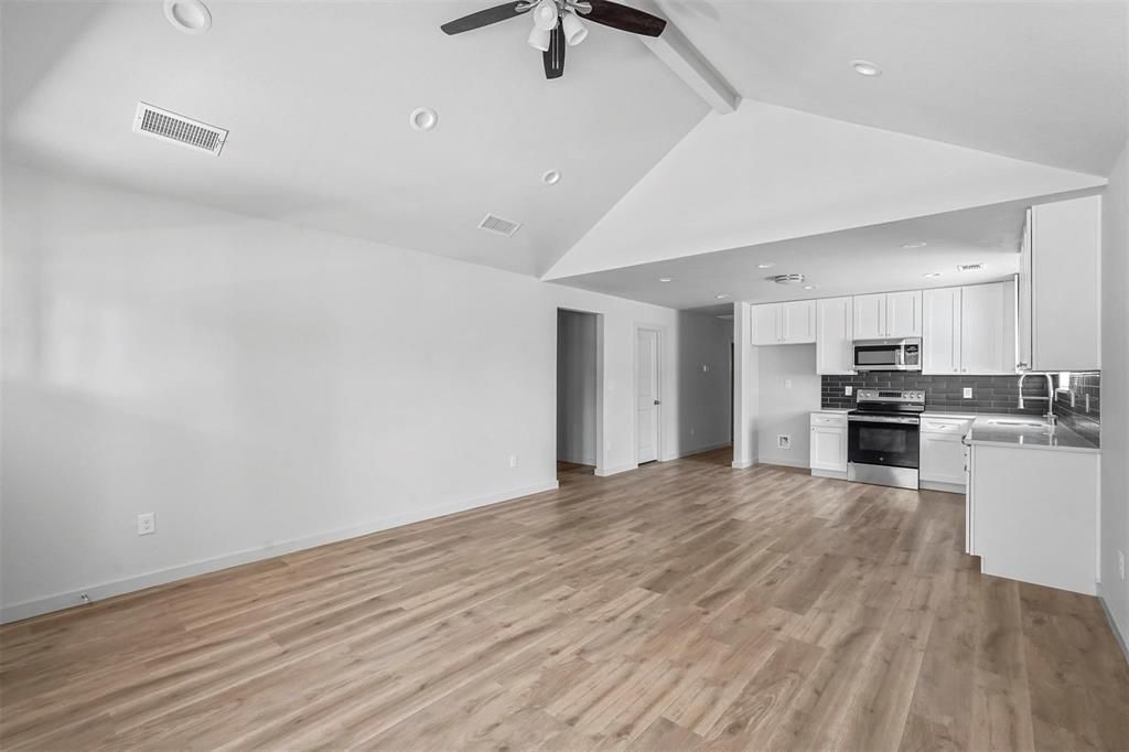 Photo of 413 S Willow Street, Sherman, TX 75090 (MLS # 21209048)