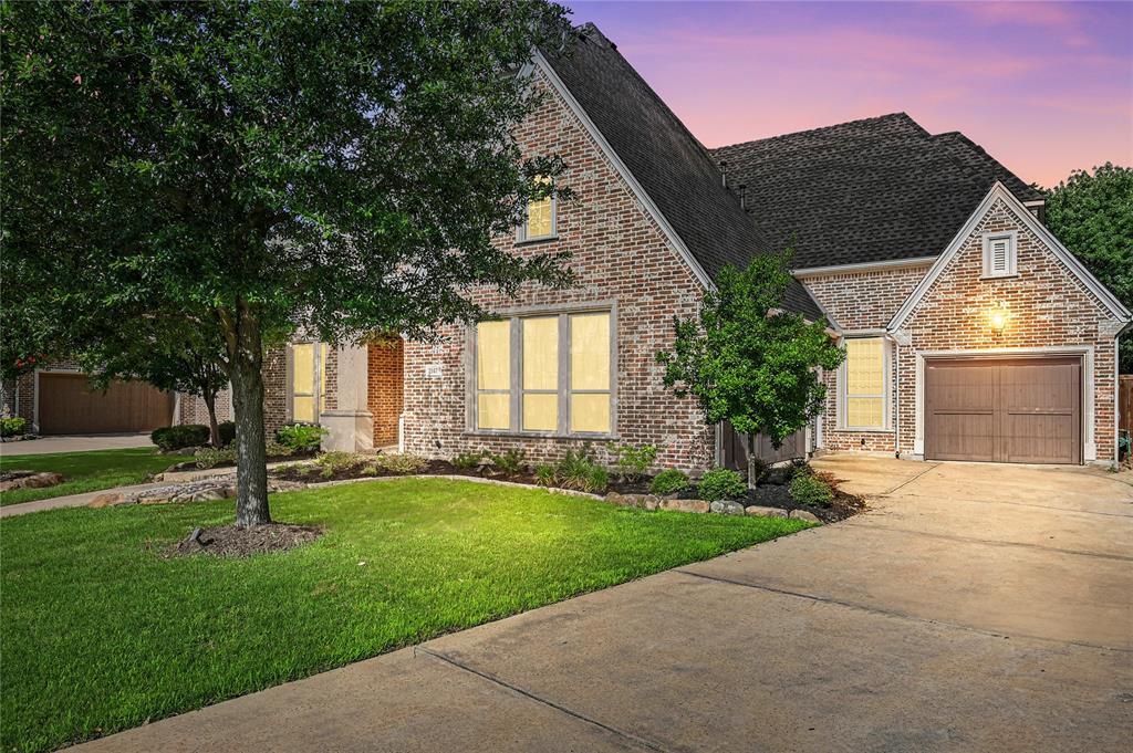 Allen, Texas 75013, United States, 5 Bedrooms Bedrooms, ,6 BathroomsBathrooms,Residential,Pending,84337