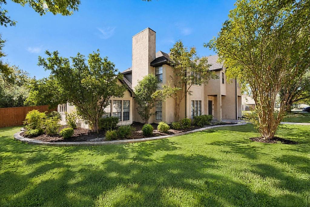 8781 Crestview Drive