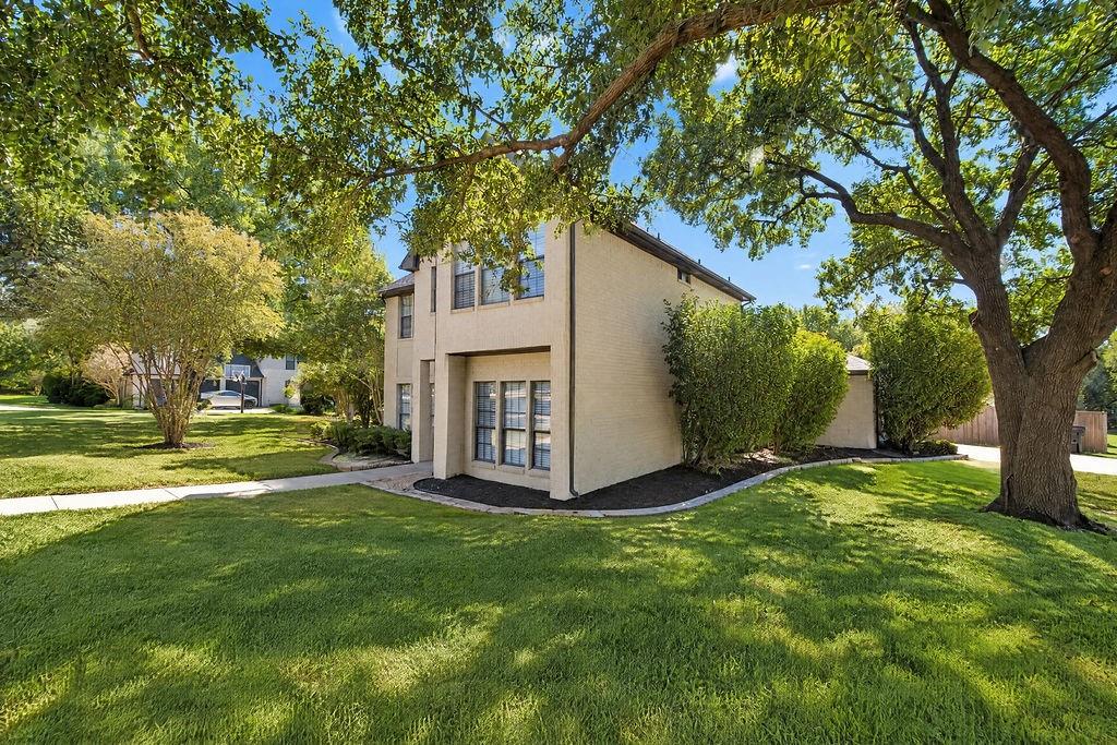 8781 Crestview Drive