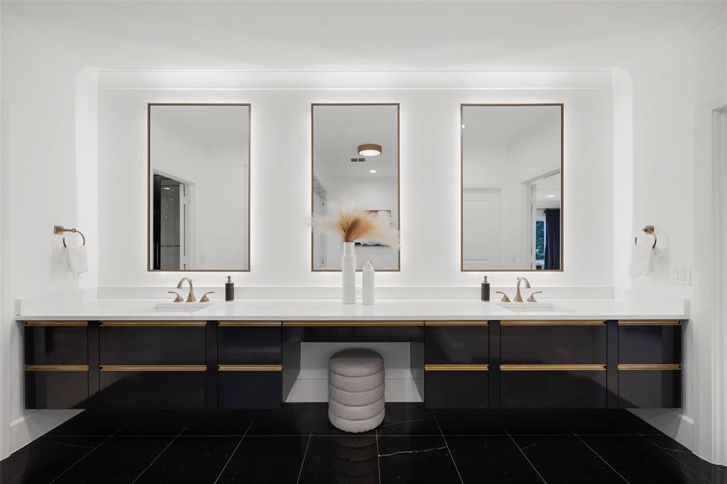 Lawn at Glen Abbey - Residential