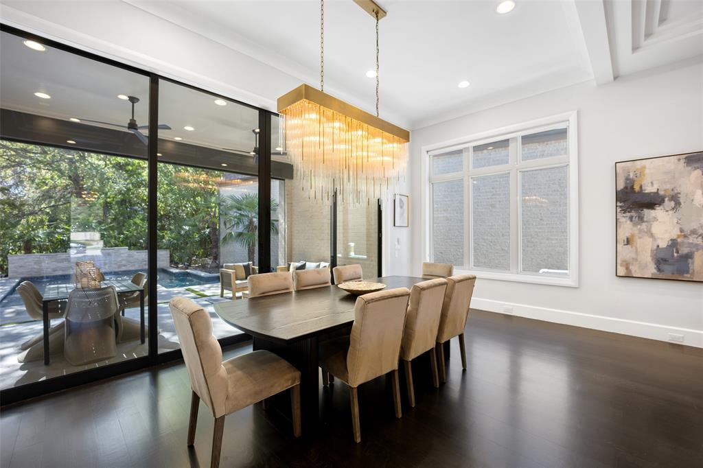 Lawn at Glen Abbey - Residential