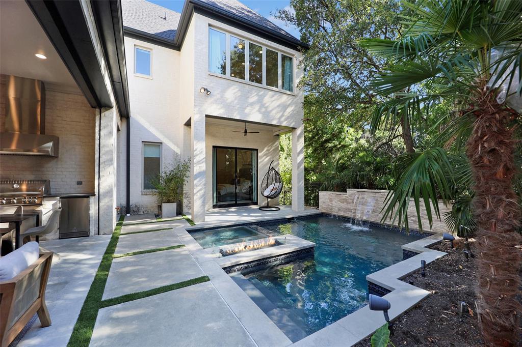 32 Devonstone Place