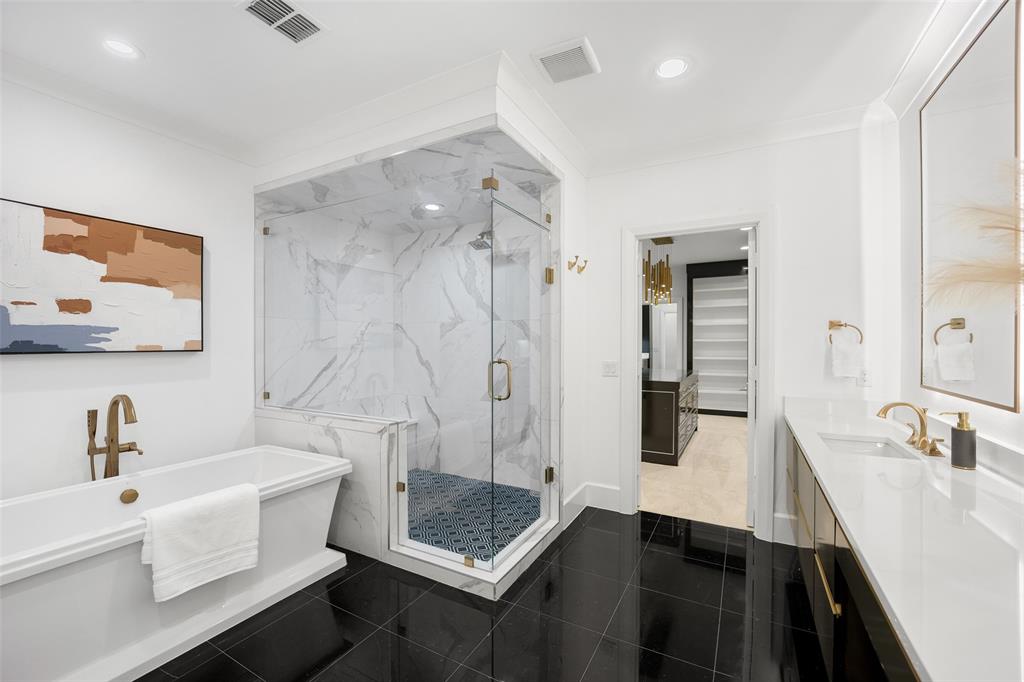 Lawn at Glen Abbey - Residential