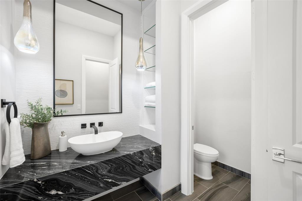 Lawn at Glen Abbey - Residential