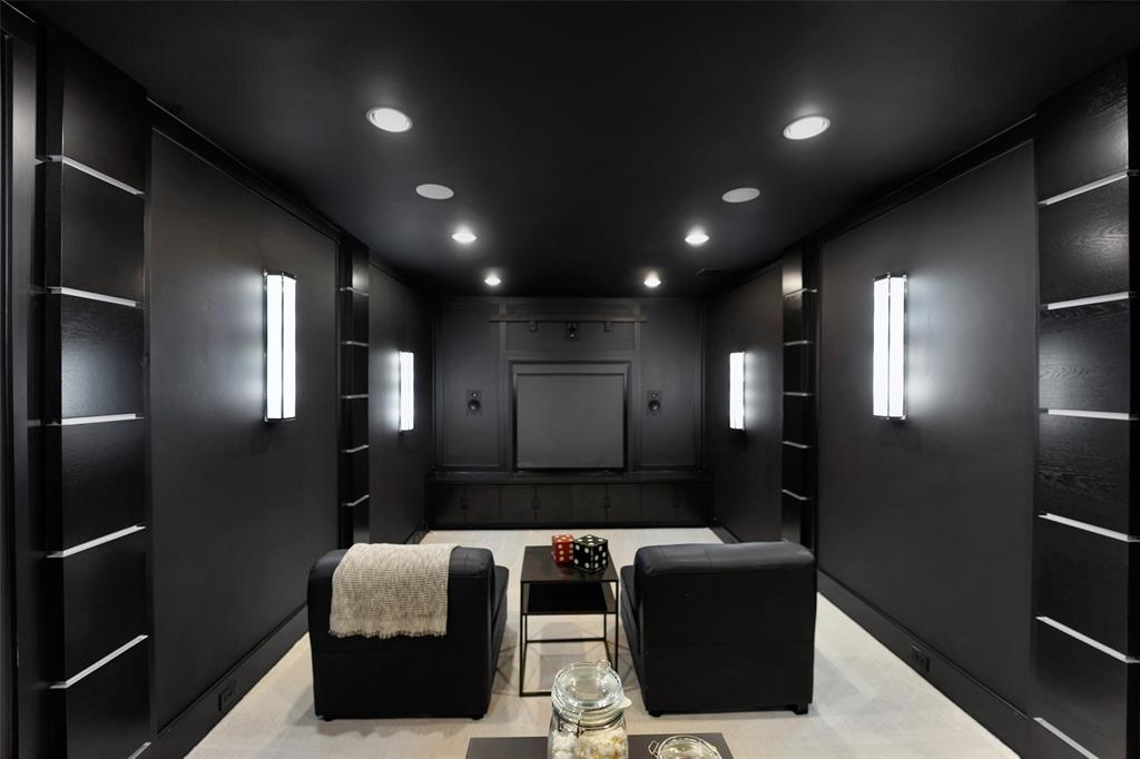 Lawn at Glen Abbey - Residential