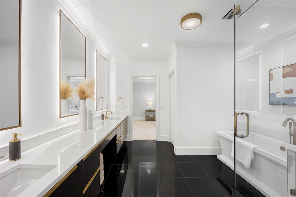 Lawn at Glen Abbey - Residential