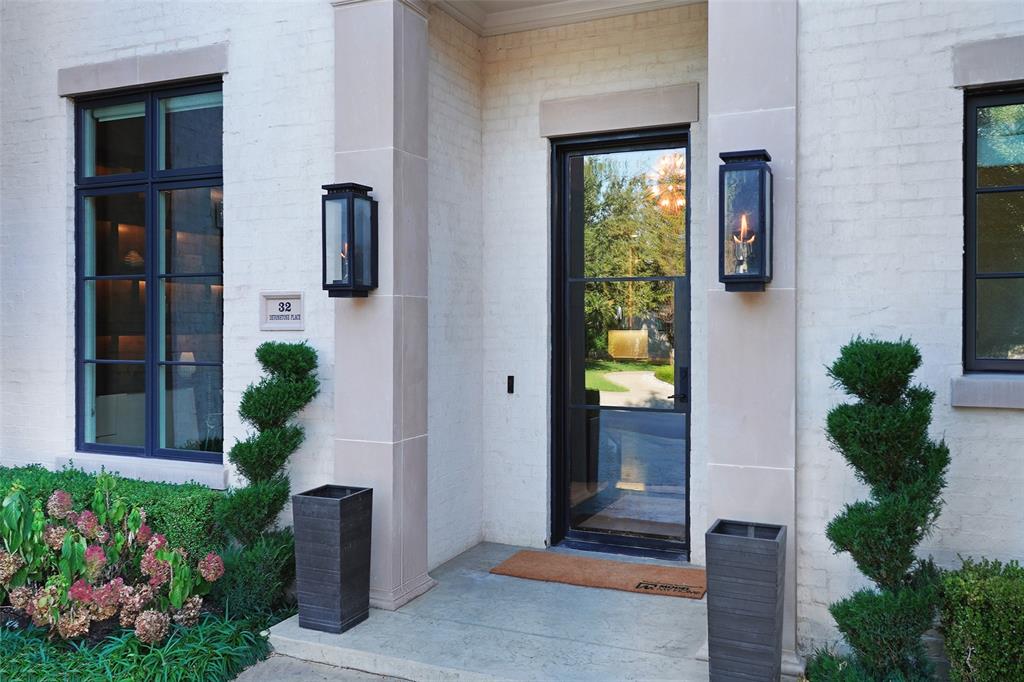 Lawn at Glen Abbey - Residential