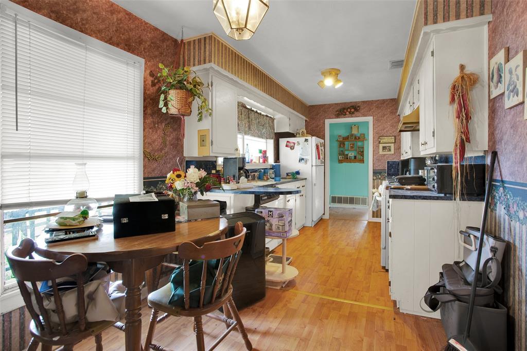 1728 W Elm Street