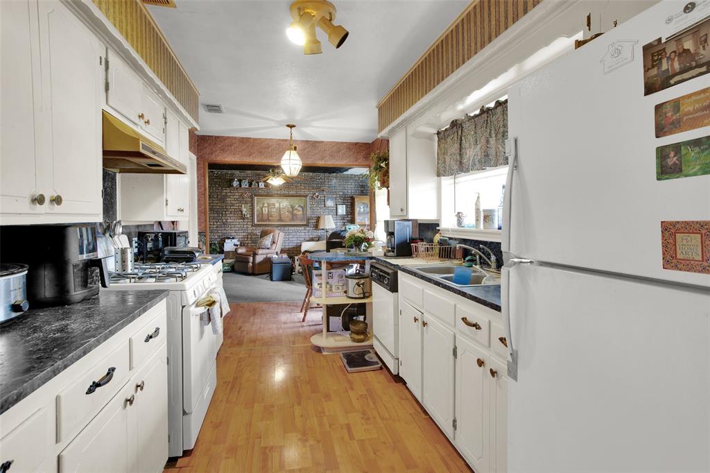 1728 W Elm Street
