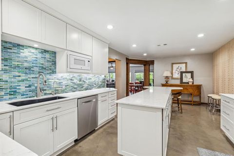 Tiny photo for 2407 N Carroll Avenue, Southlake, TX 76092 (MLS # 21095600)