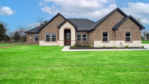 Photo of 956 County Road 4108, Greenville, TX 75401 (MLS # 21206831)