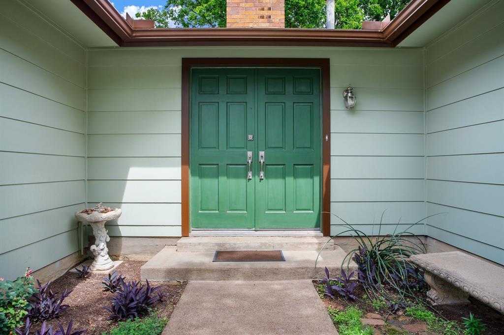 2403 Leslie Street