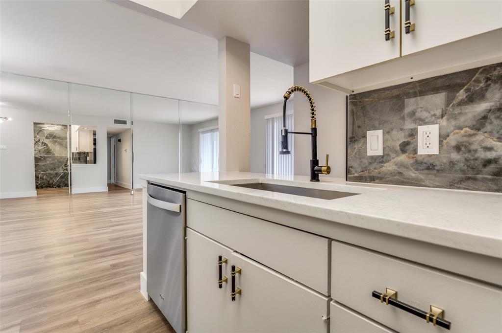 4837 Cedar Springs Road 211