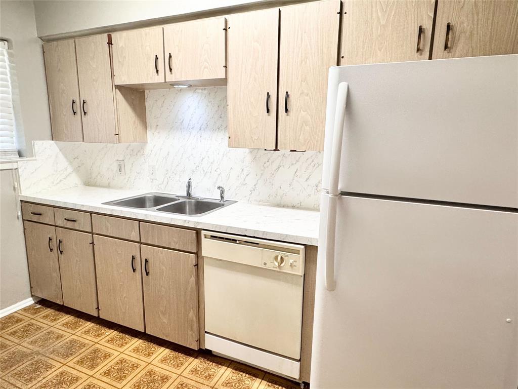 ROYAL CENTRAL CONDOMINIUMS - Residential Lease