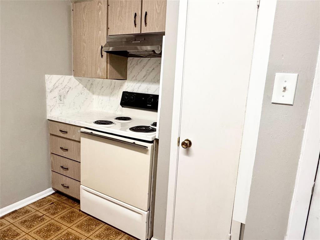 ROYAL CENTRAL CONDOMINIUMS - Residential Lease