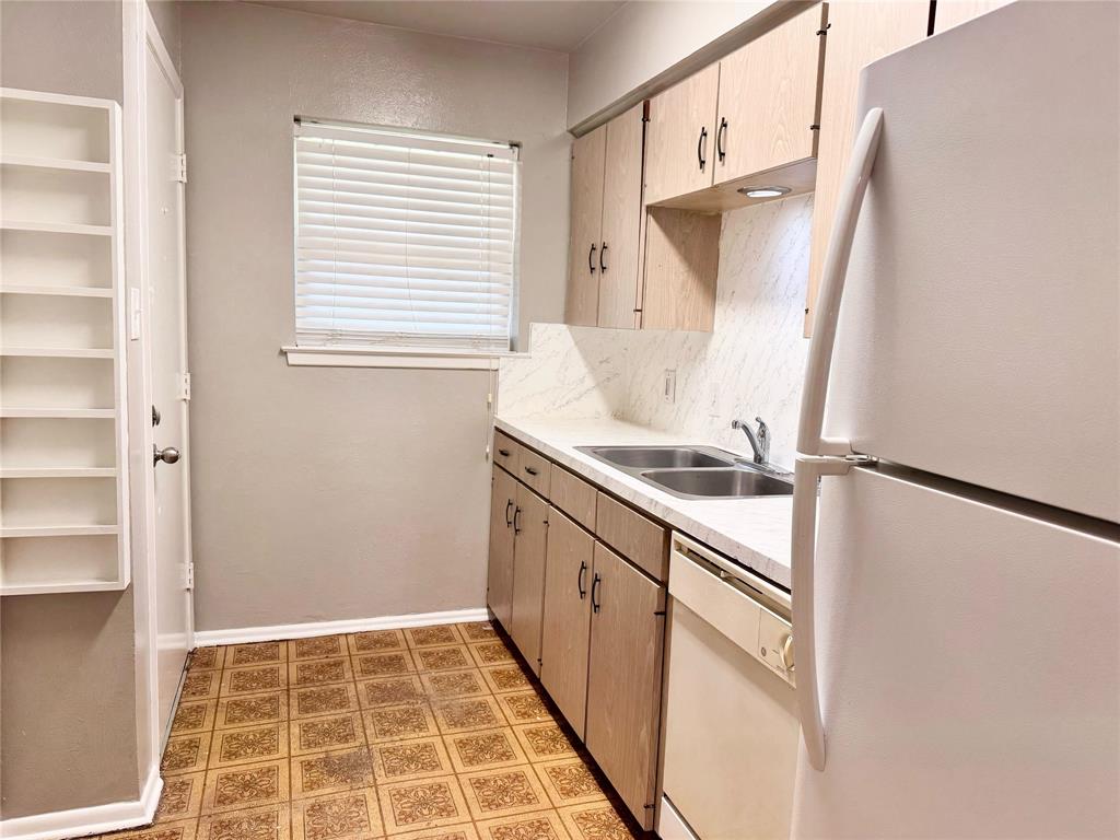 ROYAL CENTRAL CONDOMINIUMS - Residential Lease