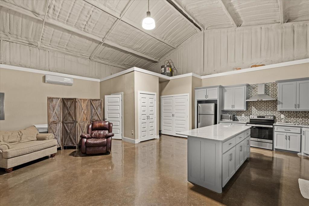 Yellowstone Ranch - Farm