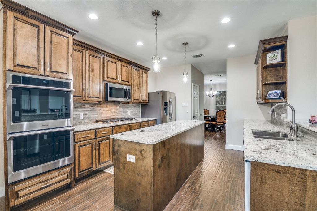 2720 Spanish Oak Trail