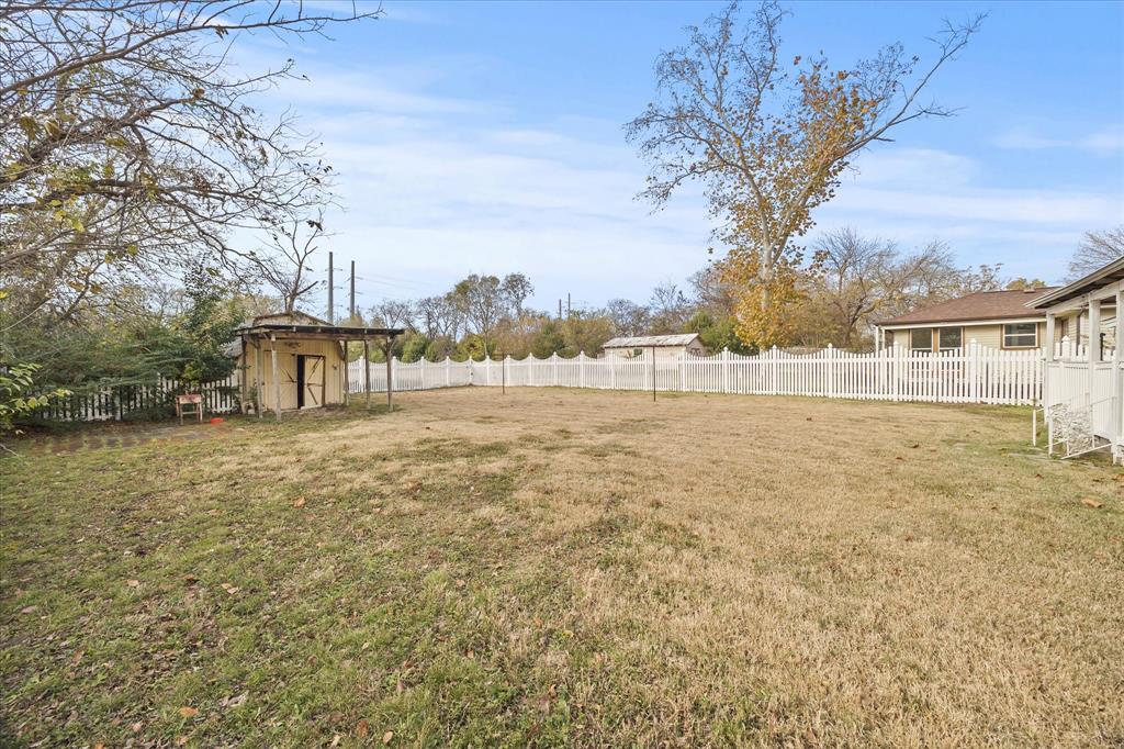 DAWSON, LOT 8 - Residential