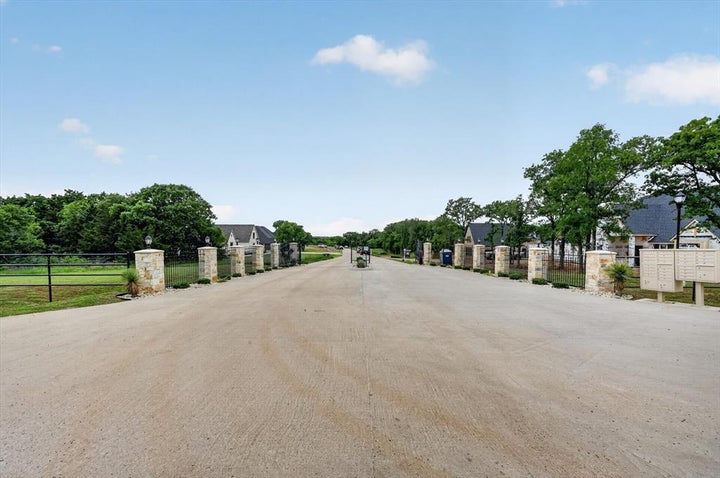 Photo 1 of 34 — 1601 Private Access 60200, Burleson, TX 76028