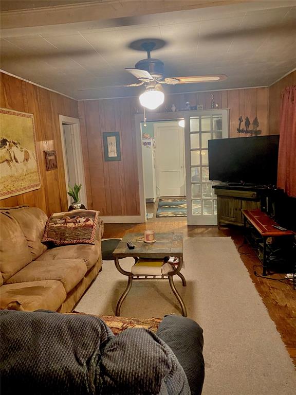 Tomas De La Vega - Residential