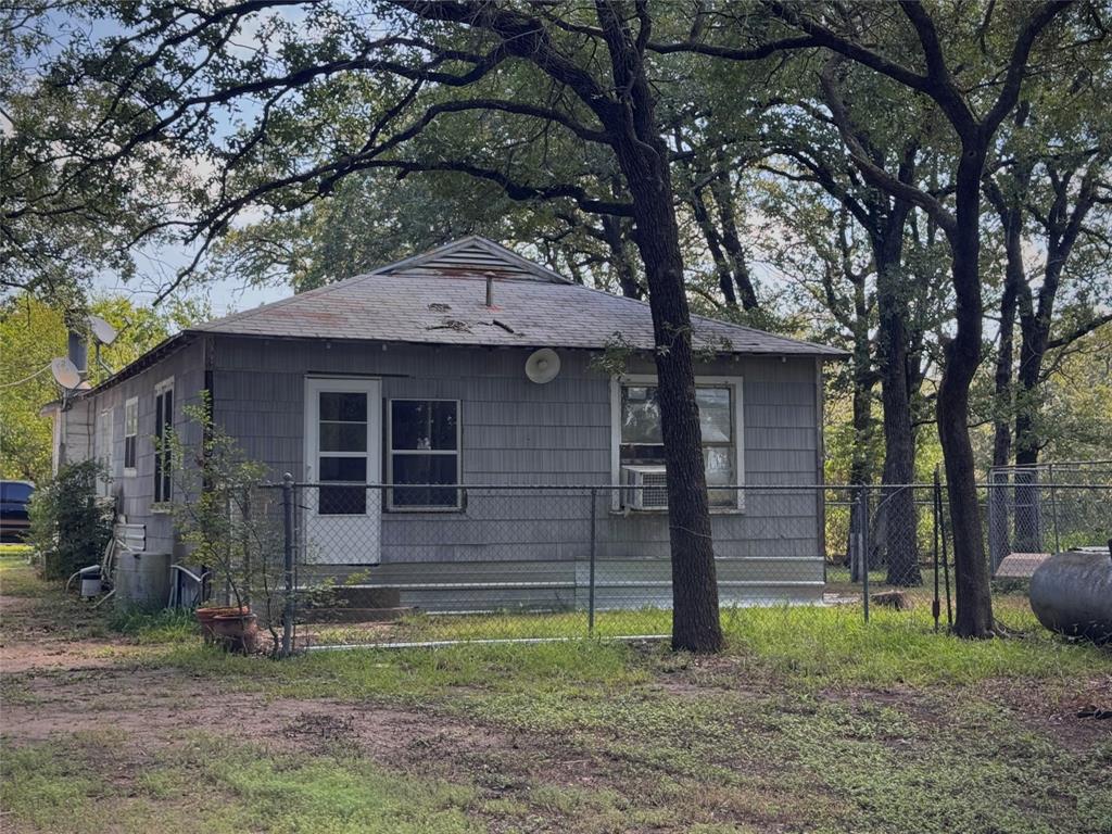 Tomas De La Vega - Residential