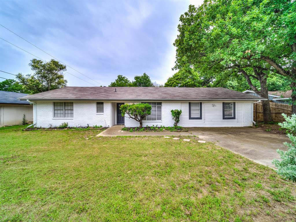 View Euless, TX 76040 house