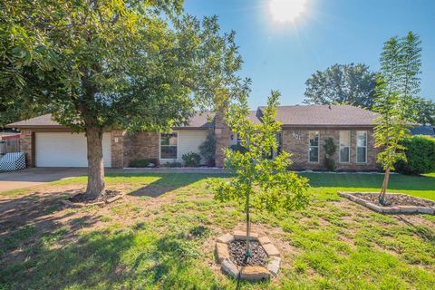 901 Cottonwood Trail Benbrook TX 76126
