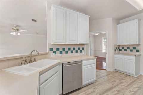 Tiny photo for 8109 Island Park Court, Fort Worth, TX 76137 (MLS # 21098252)