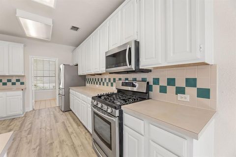 Tiny photo for 8109 Island Park Court, Fort Worth, TX 76137 (MLS # 21098252)