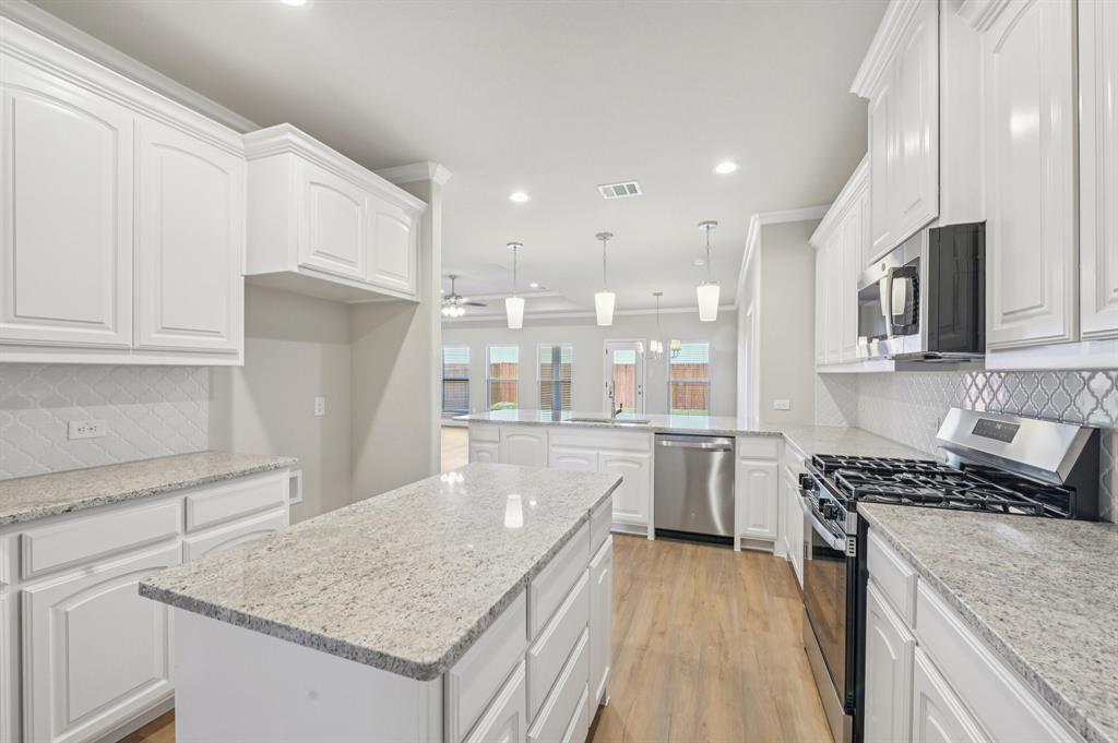 Eagle Glen Elements - Residential